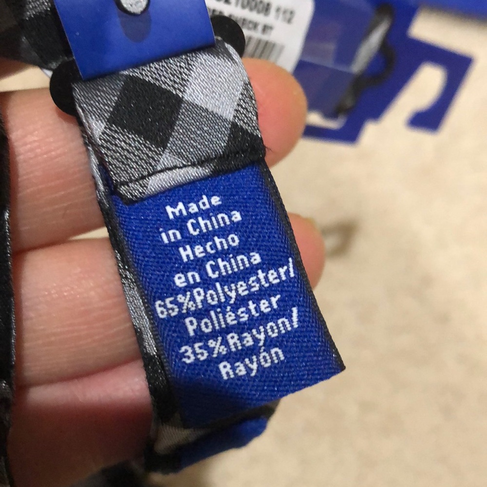 Four ties - Picture 7 of 8